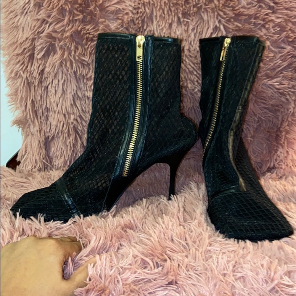 Square toe mesh booties